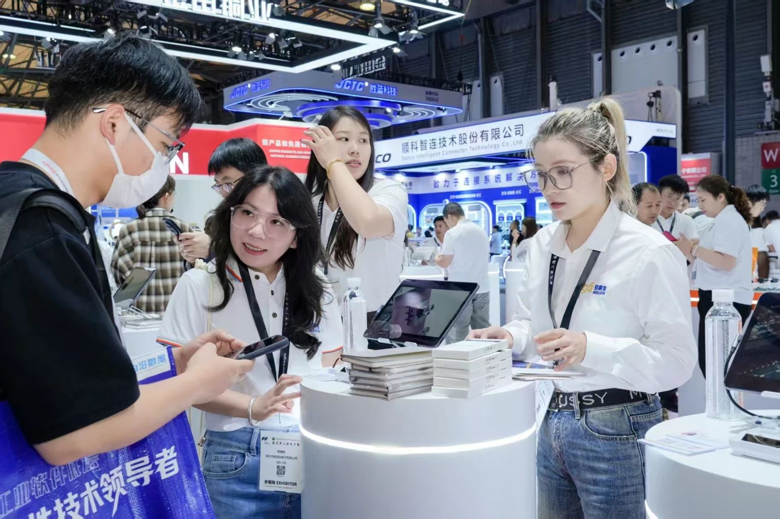 MISUXIN dočekuje kupce iz industrije na dan otvaranja sajma electronica China 2026